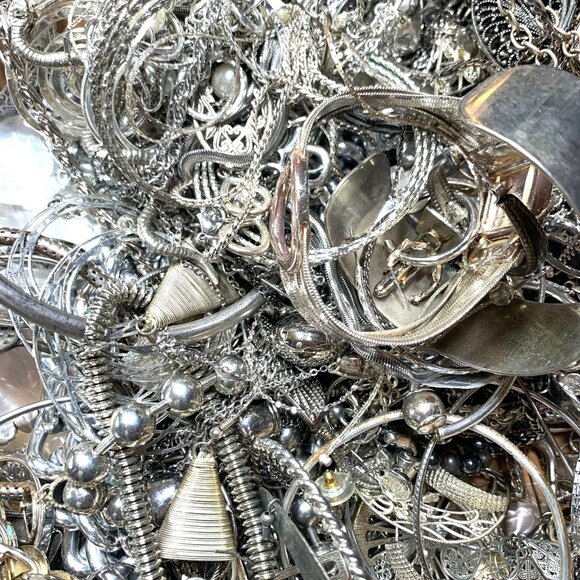 💍 1LB Silver & Silver-Tone Jewelry–Untested Wearable Mystery Lot! - Picture 1 of 8